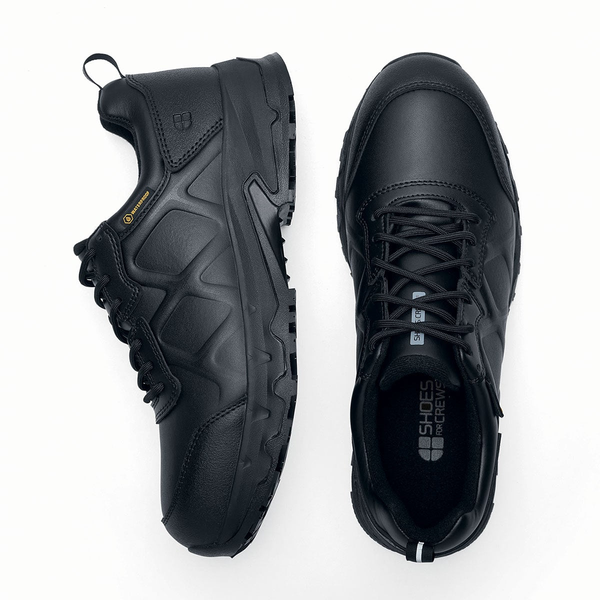 The Callan low-cut shoe is slip-resistant and has a breathable, waterproof upper as well as insulation for cold and heat, pair seen from the side and above.