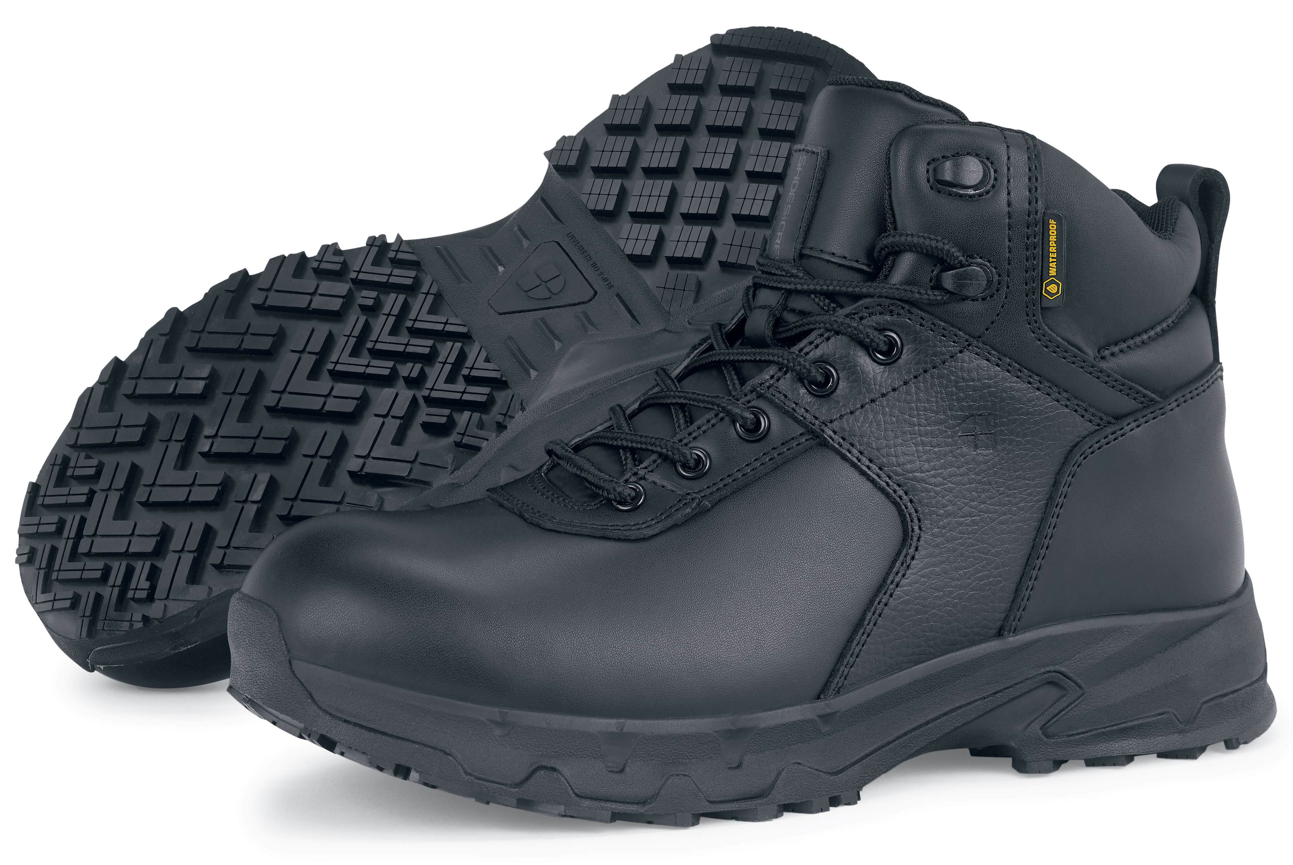 The Engineer IV CT from Shoes For Crews is an slip-resistant safety shoe designed to provide unbeatable comfort and protection throughout the working day, pair seen from the right and bottom.